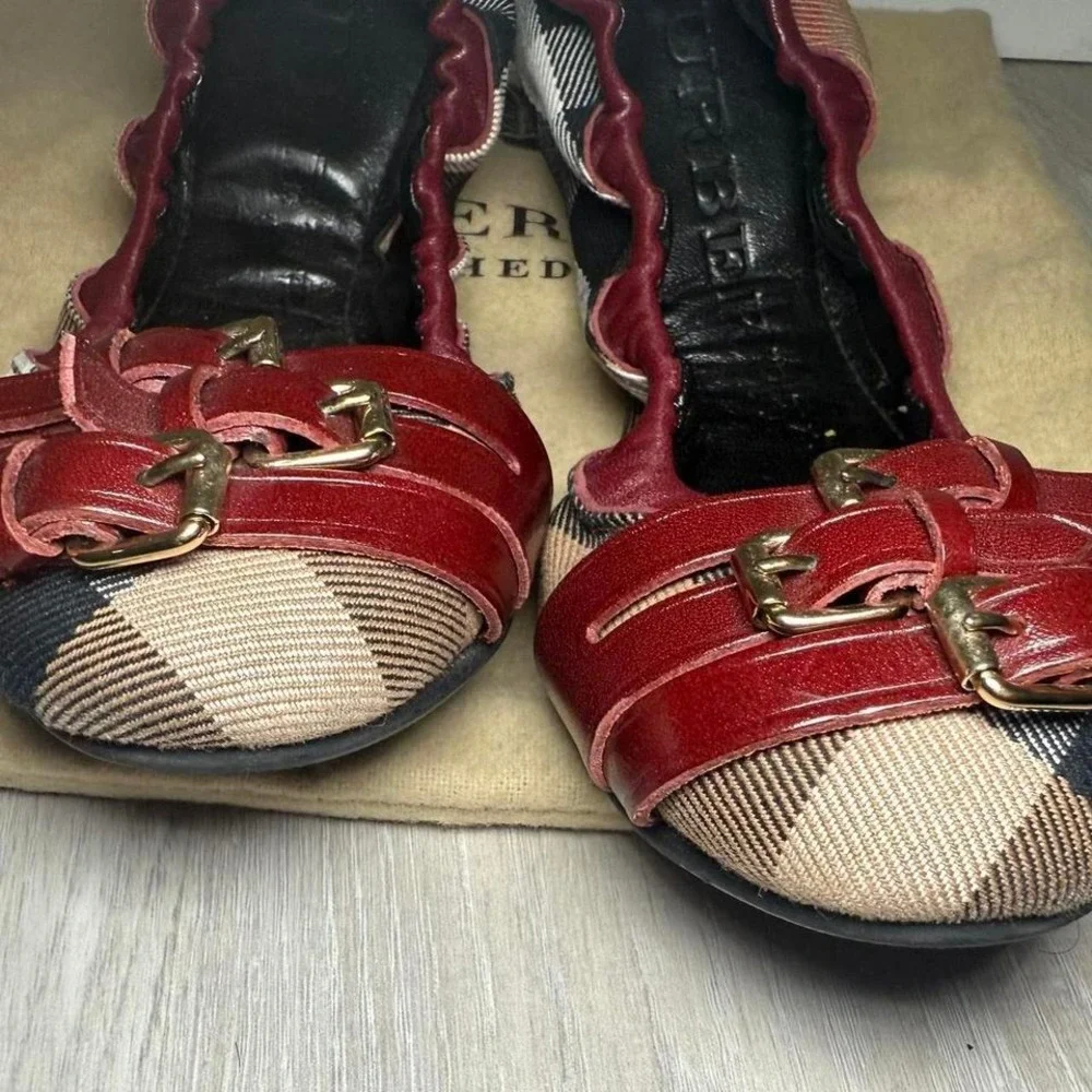 Burberry Nova Check Ballet Flats Red Leather Buckle Women Size 35 us 4.5-5 - Picture 4 of 8